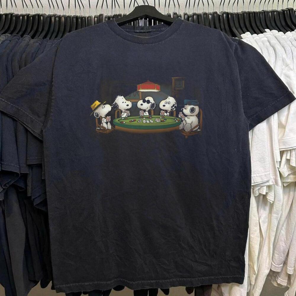 Black Gildan Snoopy Playing Poker Tee